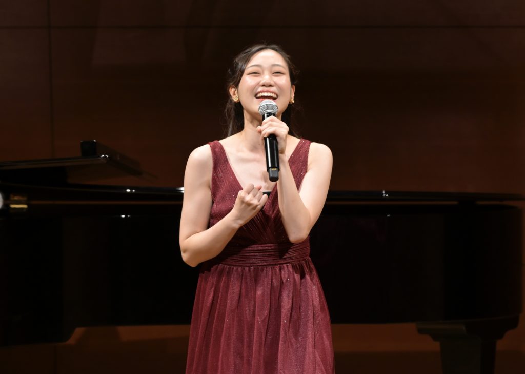 松田聖菜
『モダン・ミリー』から「ギミ・ギミ」を明るく楽しく！