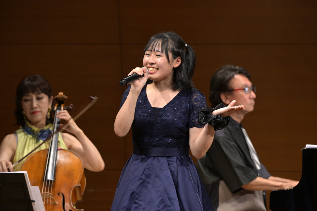 久保茉凛
こちらもまだ在校生なので『サウンド・オブ・ミュージック』から
『私のお気に入り」をみんなで！
チビソロもね(^O^)